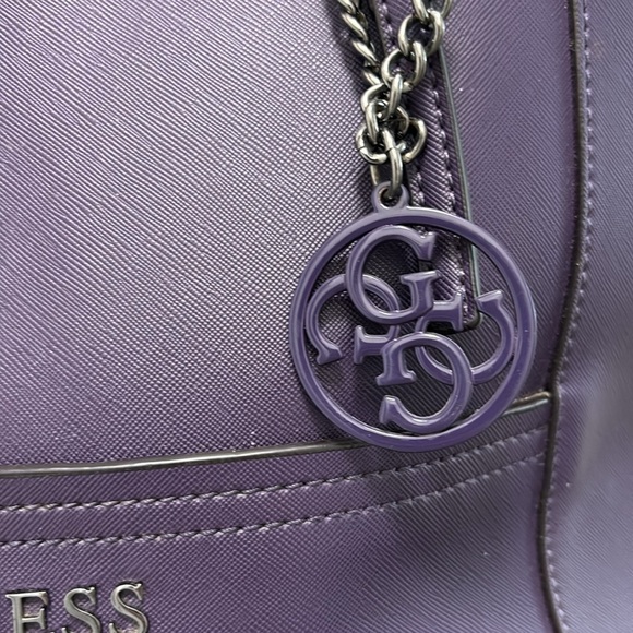 Dark Purple Guess Purse with Keychain, Amazing Condition - Picture 3 of 6